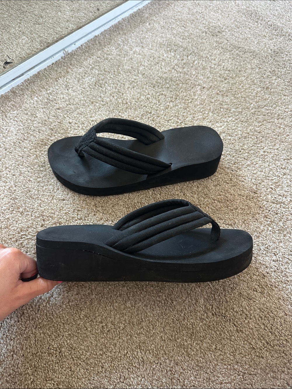 Women's Black Platform Flip Flop Sandals - Comfortable Casual Slip-Ons